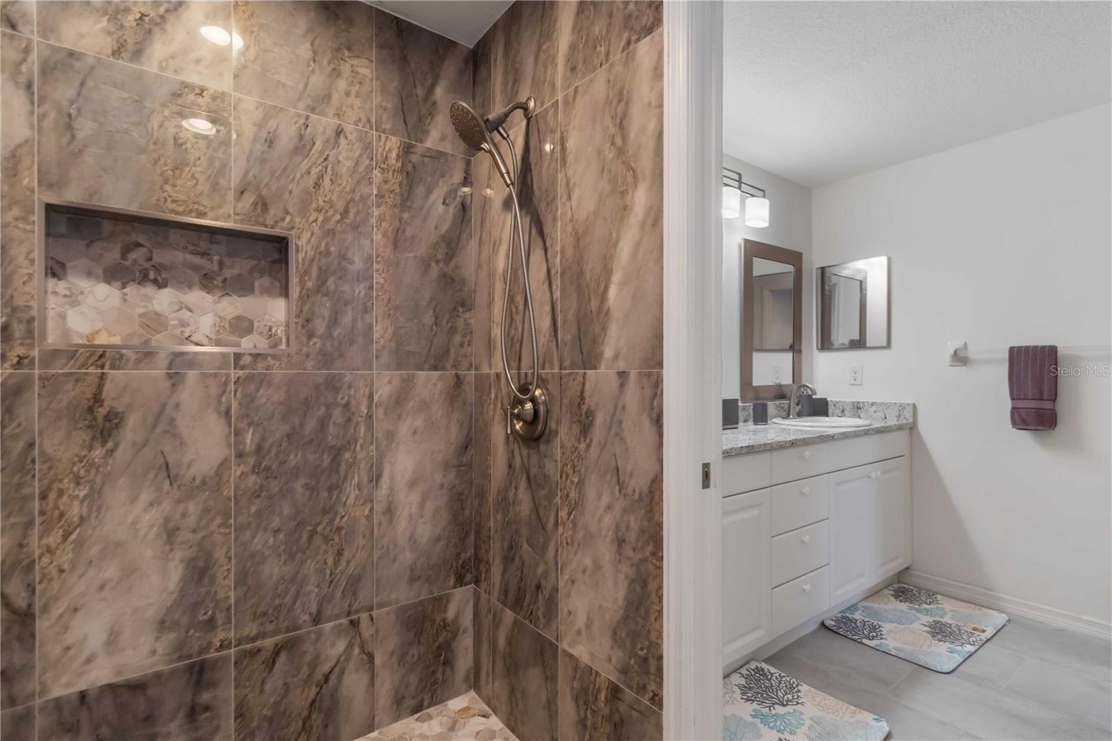 Image 13 of 42 For 7064 Strand Circle 101