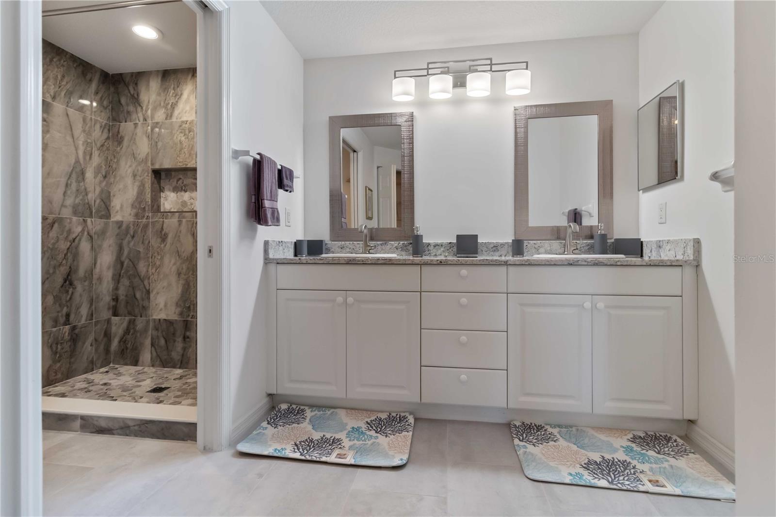 Image 14 of 42 For 7064 Strand Circle 101