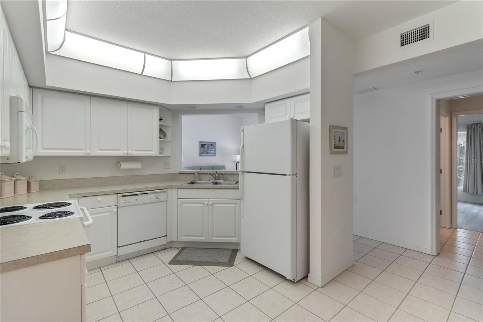Image 21 of 42 For 7064 Strand Circle 101