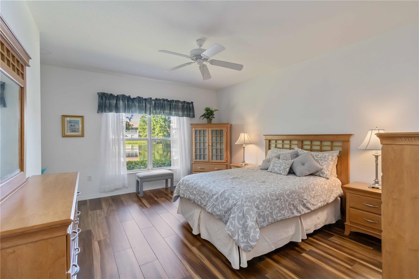 Image 8 of 42 For 7064 Strand Circle 101