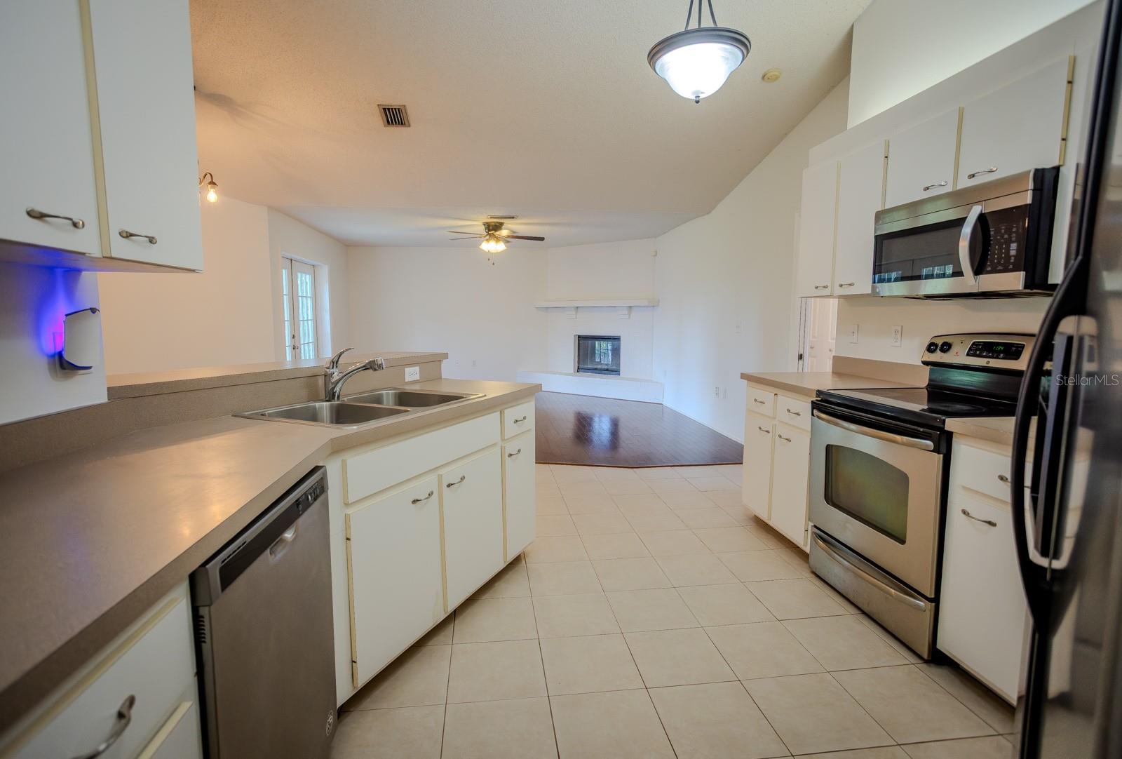 Image 13 of 35 For 2866 56th Avenue Circle E