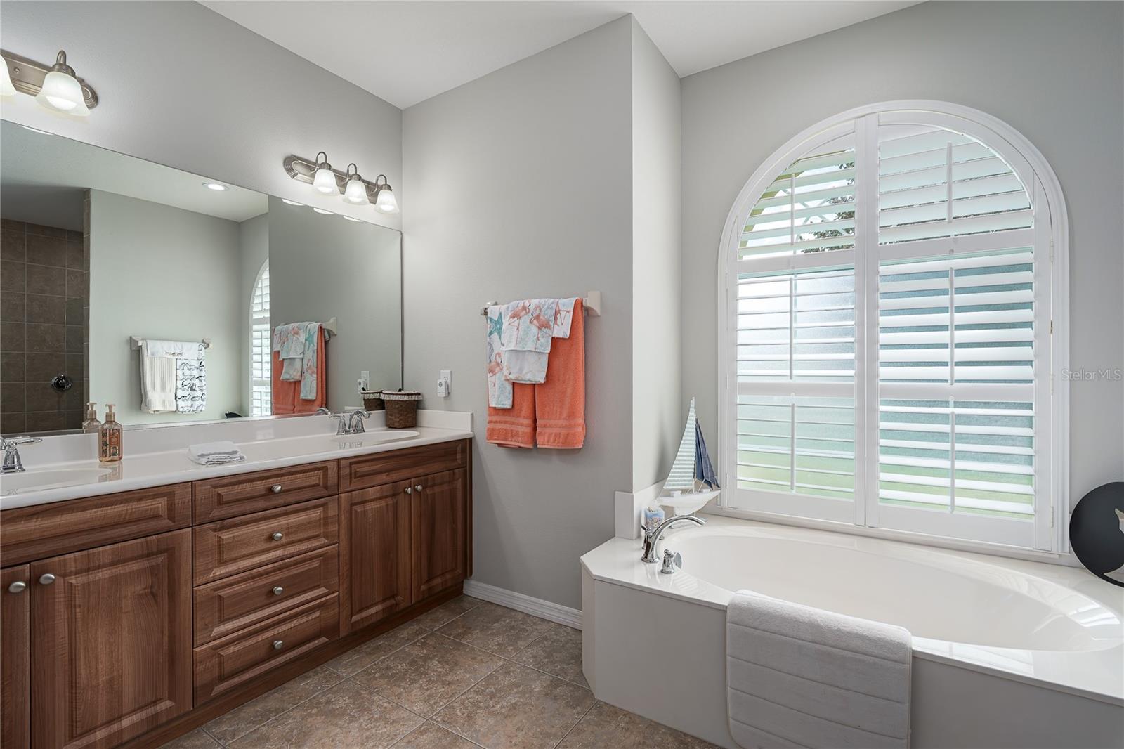 Image 20 of 39 For 4510 29th Avenue Circle E