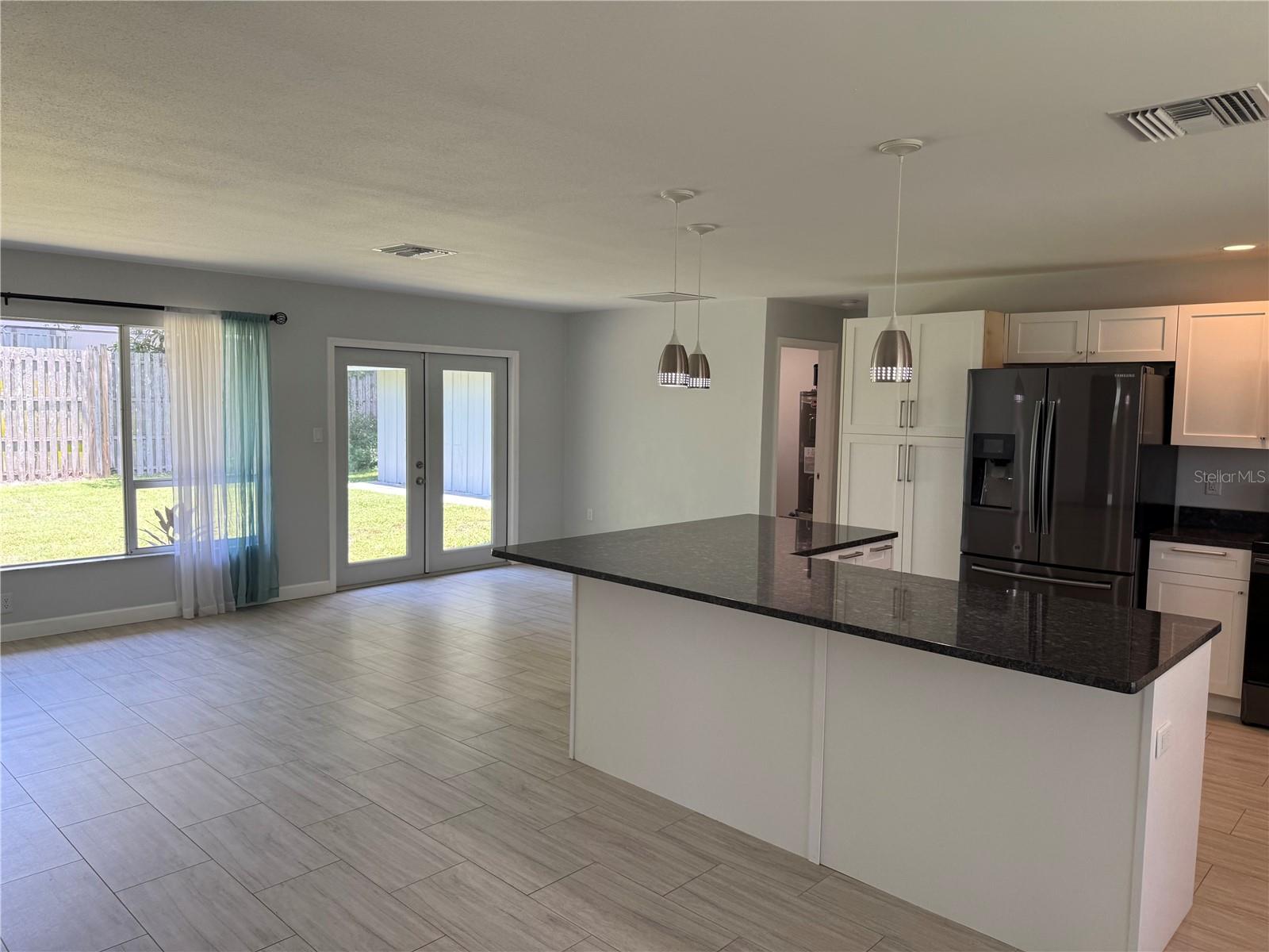 Image 10 of 40 For 2451 Nassau Street