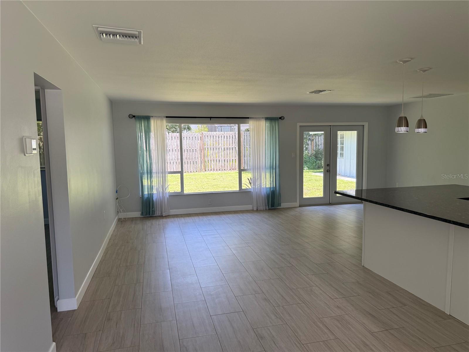Image 13 of 40 For 2451 Nassau Street