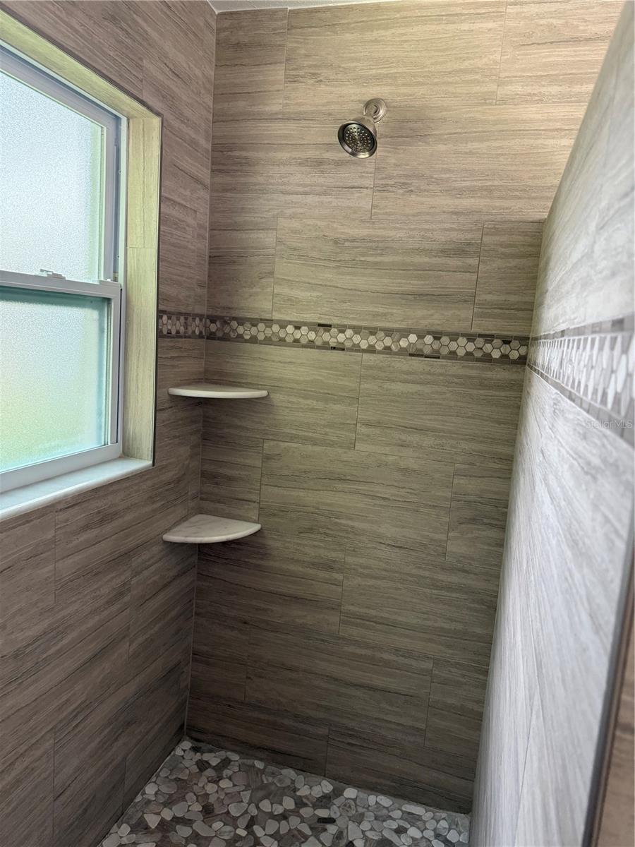 Image 20 of 40 For 2451 Nassau Street