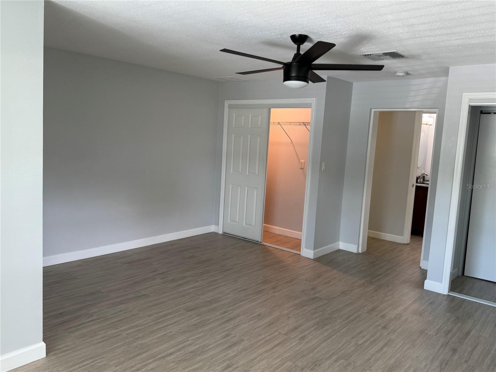 Image 21 of 40 For 2451 Nassau Street