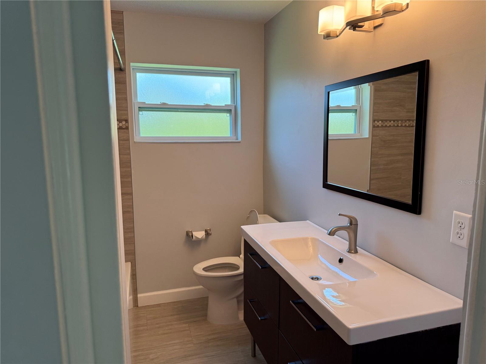Image 31 of 40 For 2451 Nassau Street