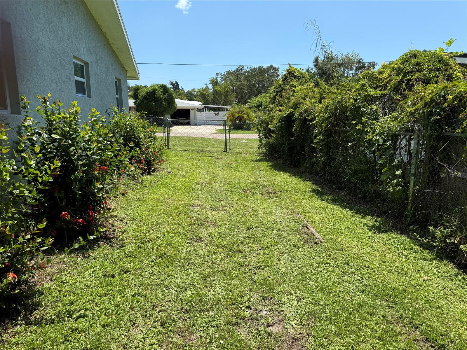 Image 39 of 40 For 2451 Nassau Street