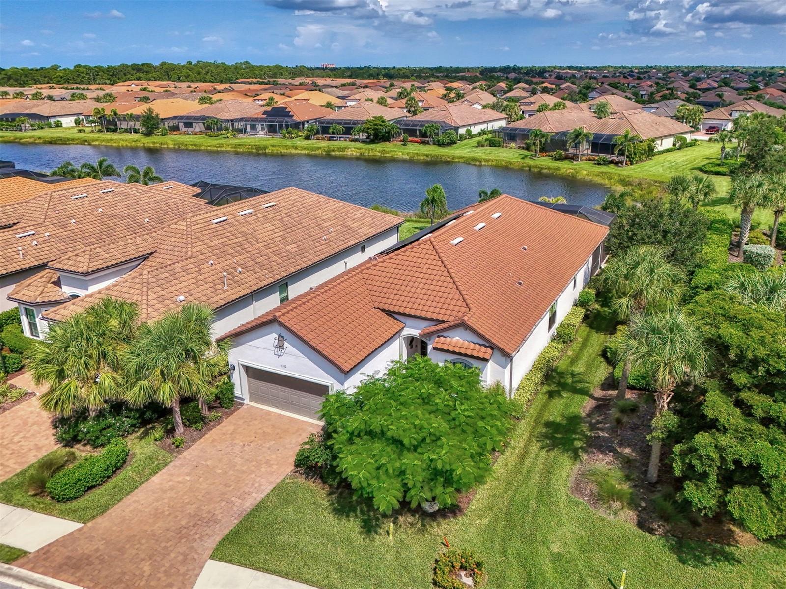 Image 3 of 96 For 5512 Lampiasi Street
