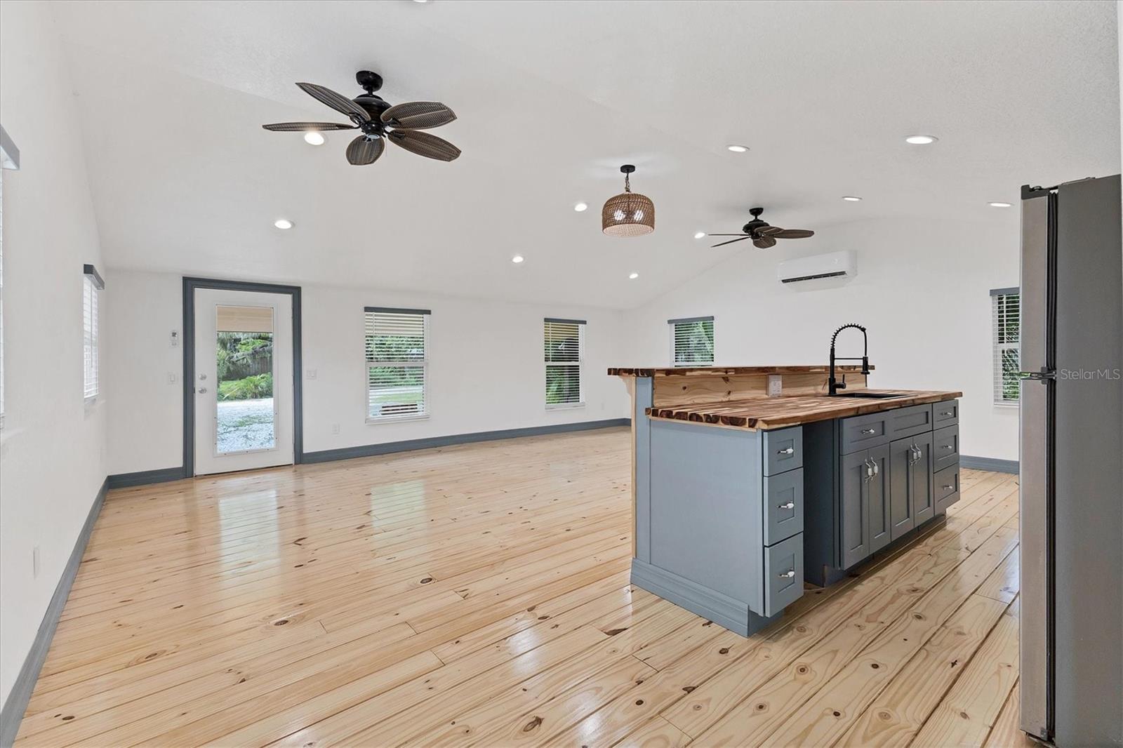 Image 18 of 52 For 3401 51st Street