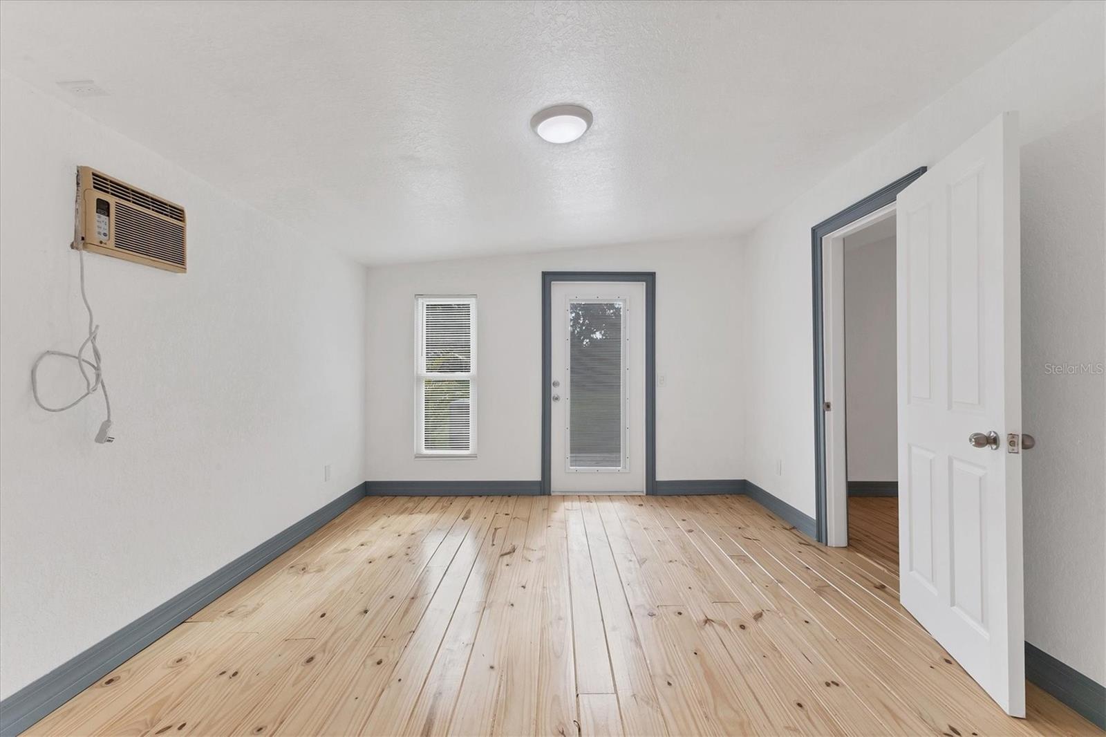 Image 22 of 52 For 3401 51st Street