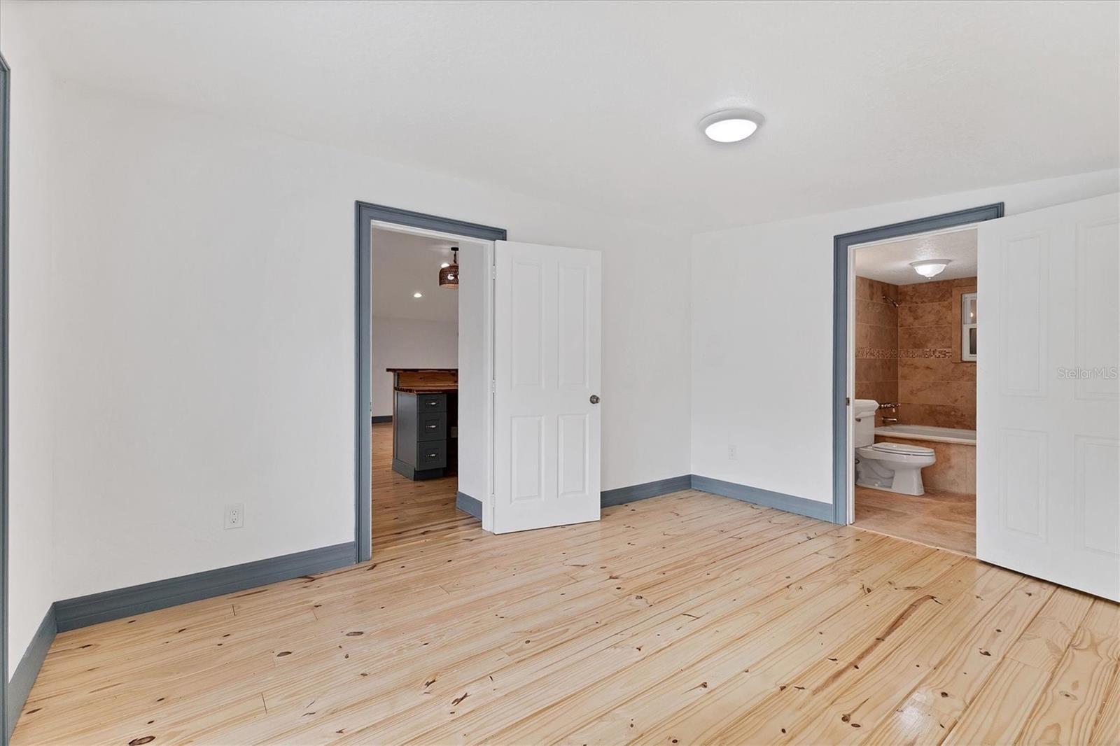 Image 23 of 52 For 3401 51st Street