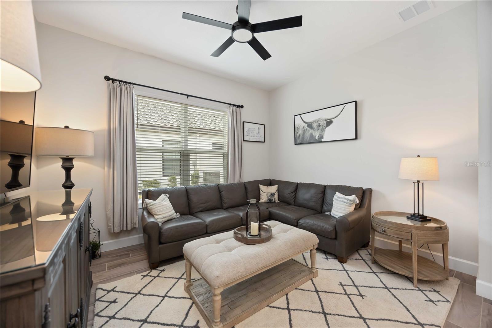 Image 16 of 89 For 4936 Caserta Court