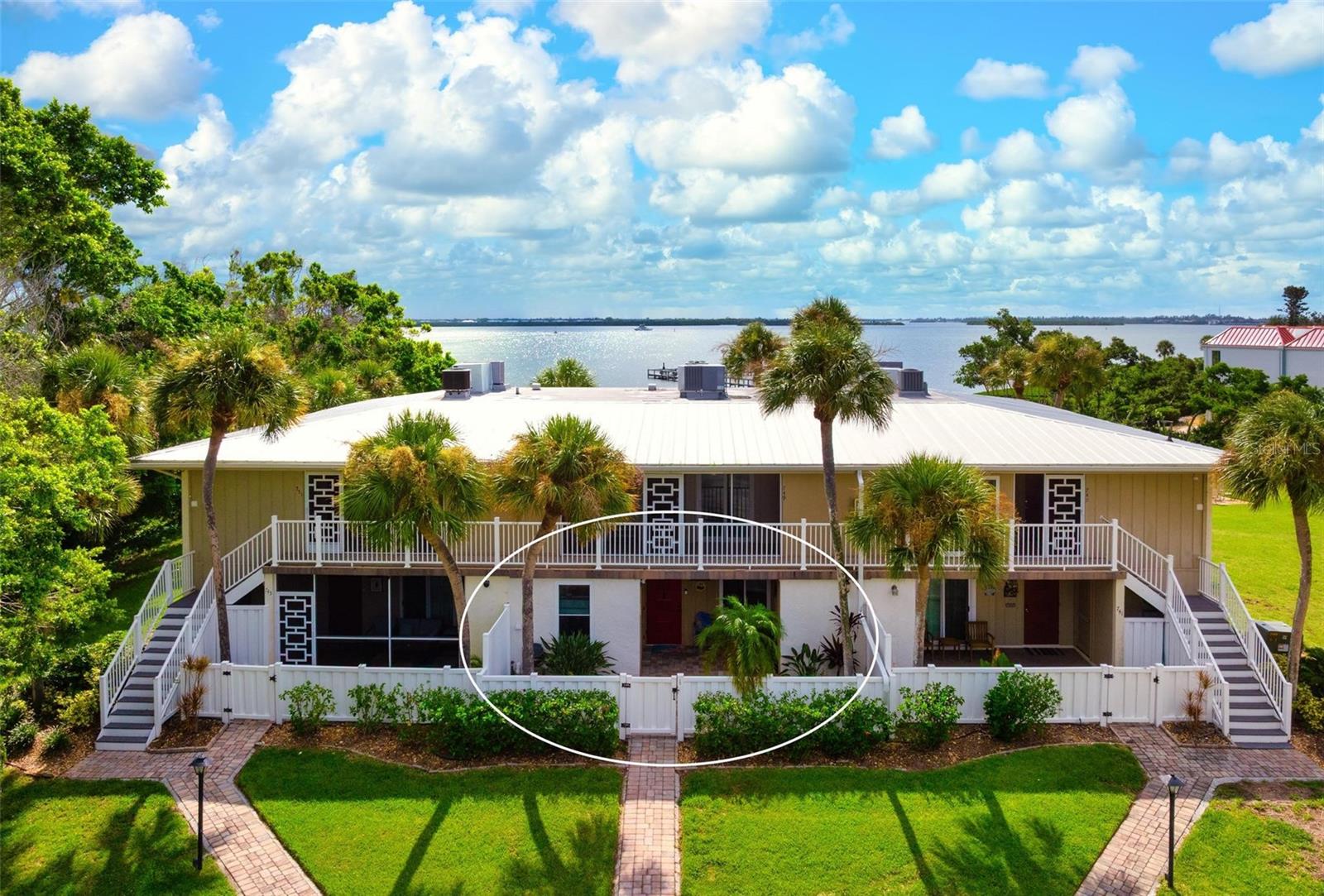 Image 2 of 34 For 743 Manatee Avenue 743