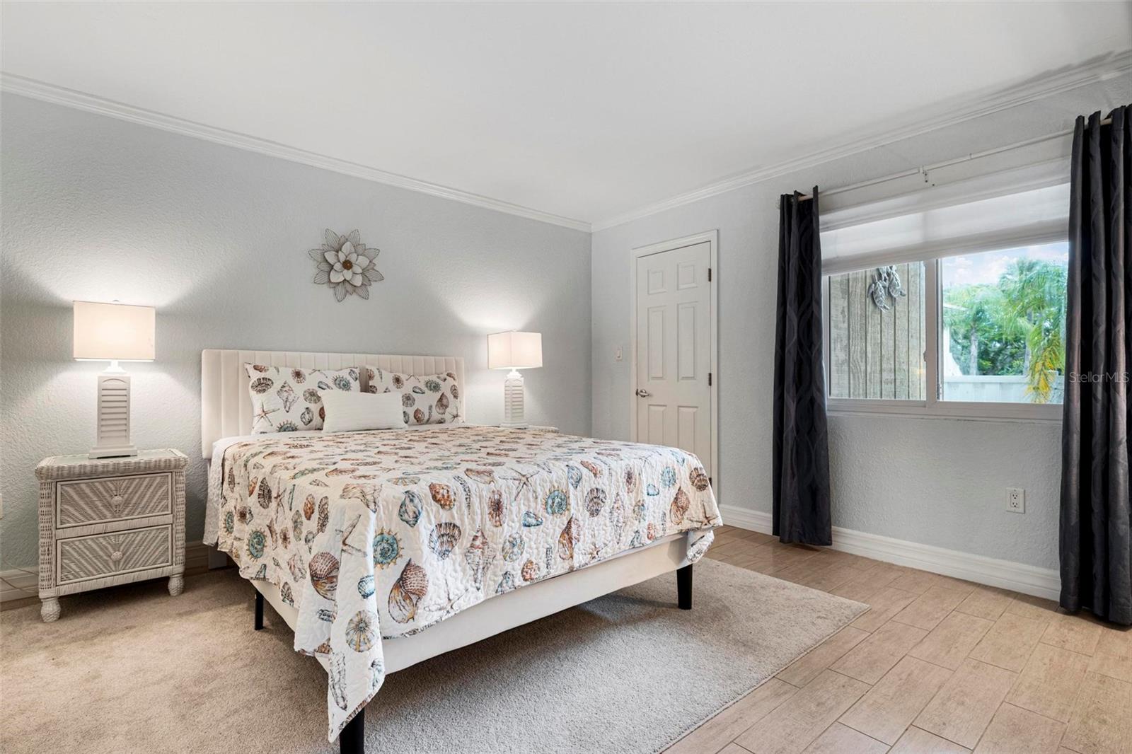 Image 20 of 34 For 743 Manatee Avenue 743