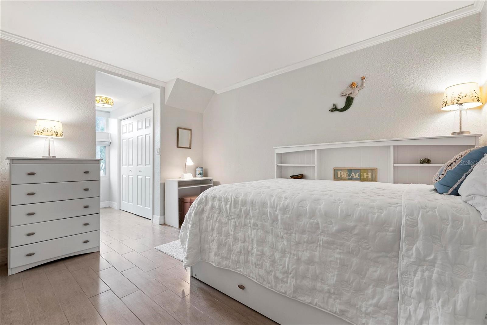 Image 21 of 34 For 743 Manatee Avenue 743