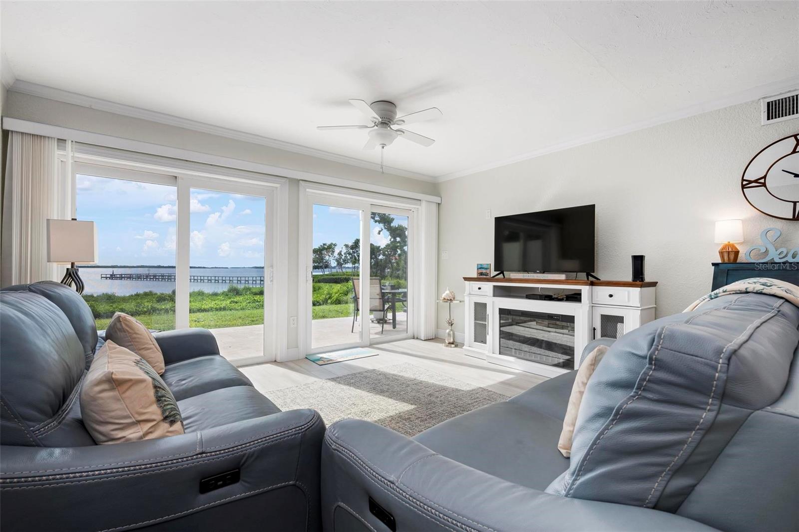 Image 7 of 34 For 743 Manatee Avenue 743