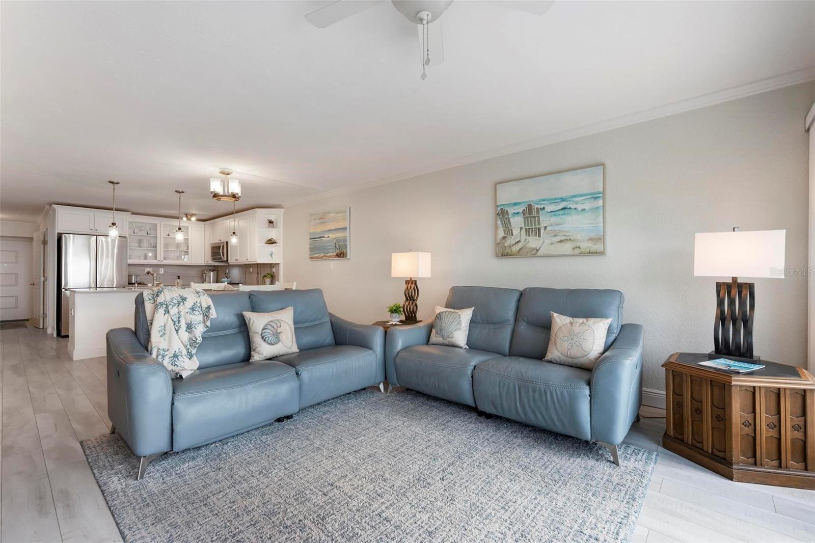 Image 9 of 34 For 743 Manatee Avenue 743