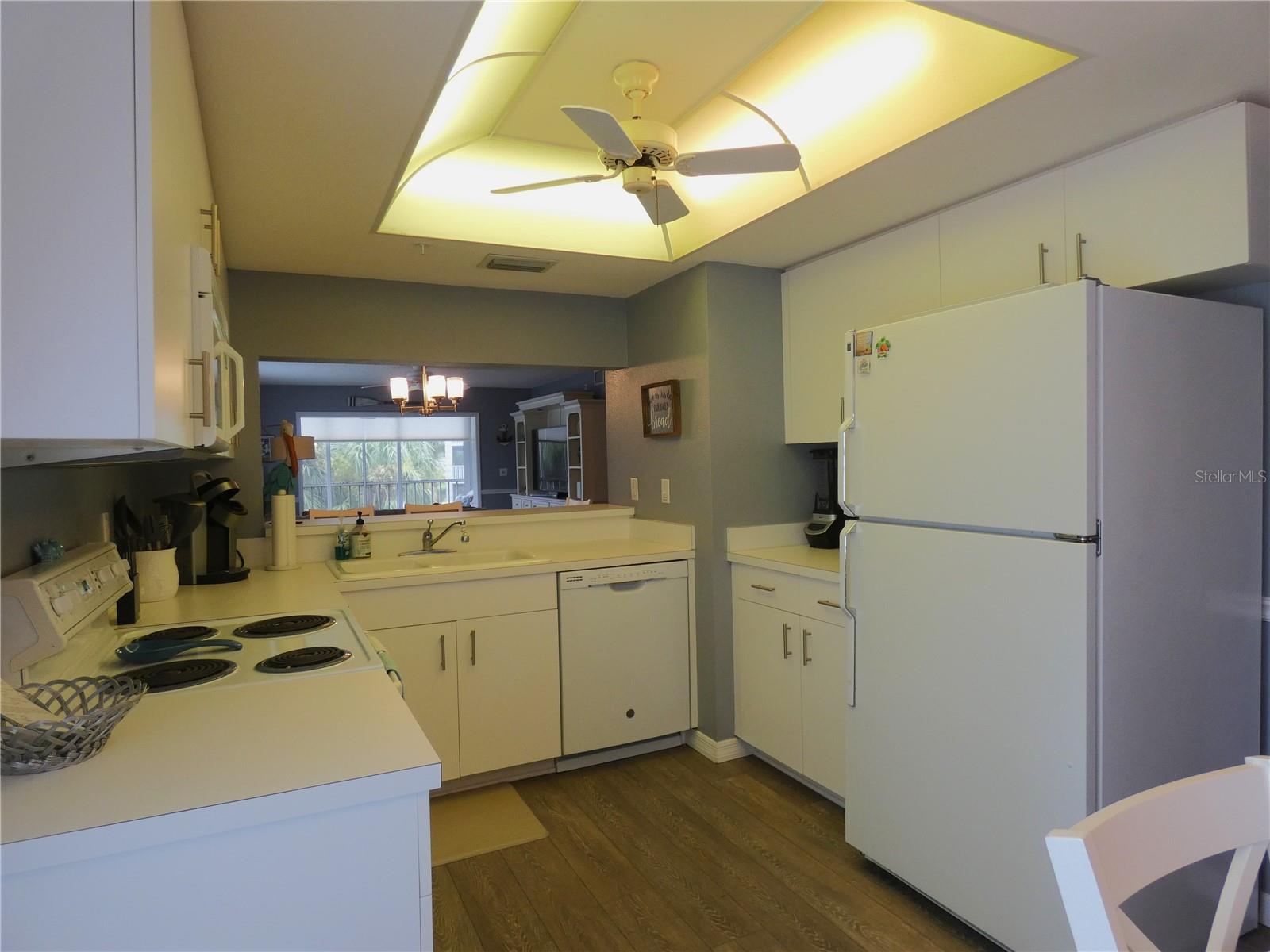 Image 6 of 42 For 9320 Clubside Circle 2208