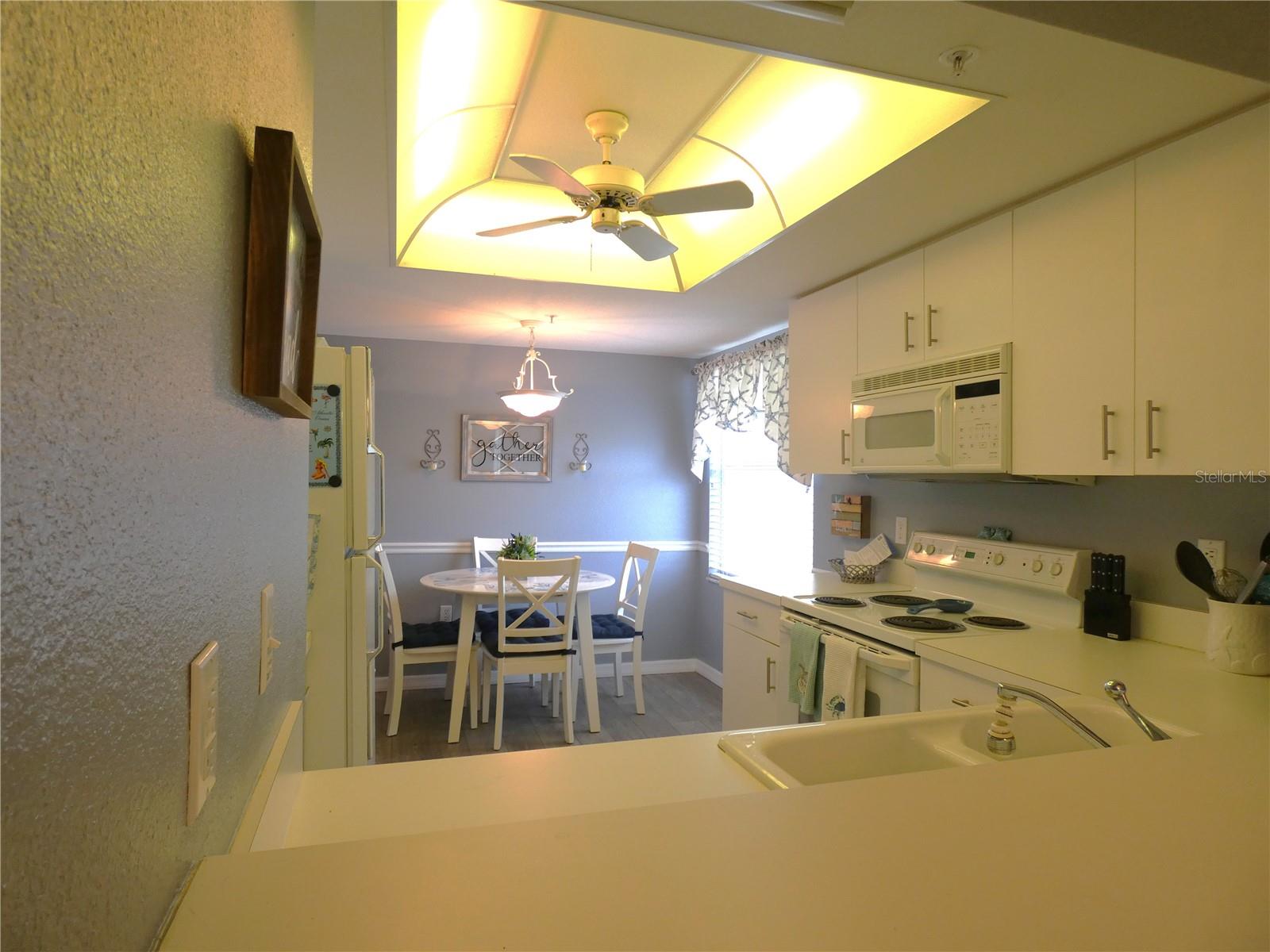 Image 7 of 42 For 9320 Clubside Circle 2208