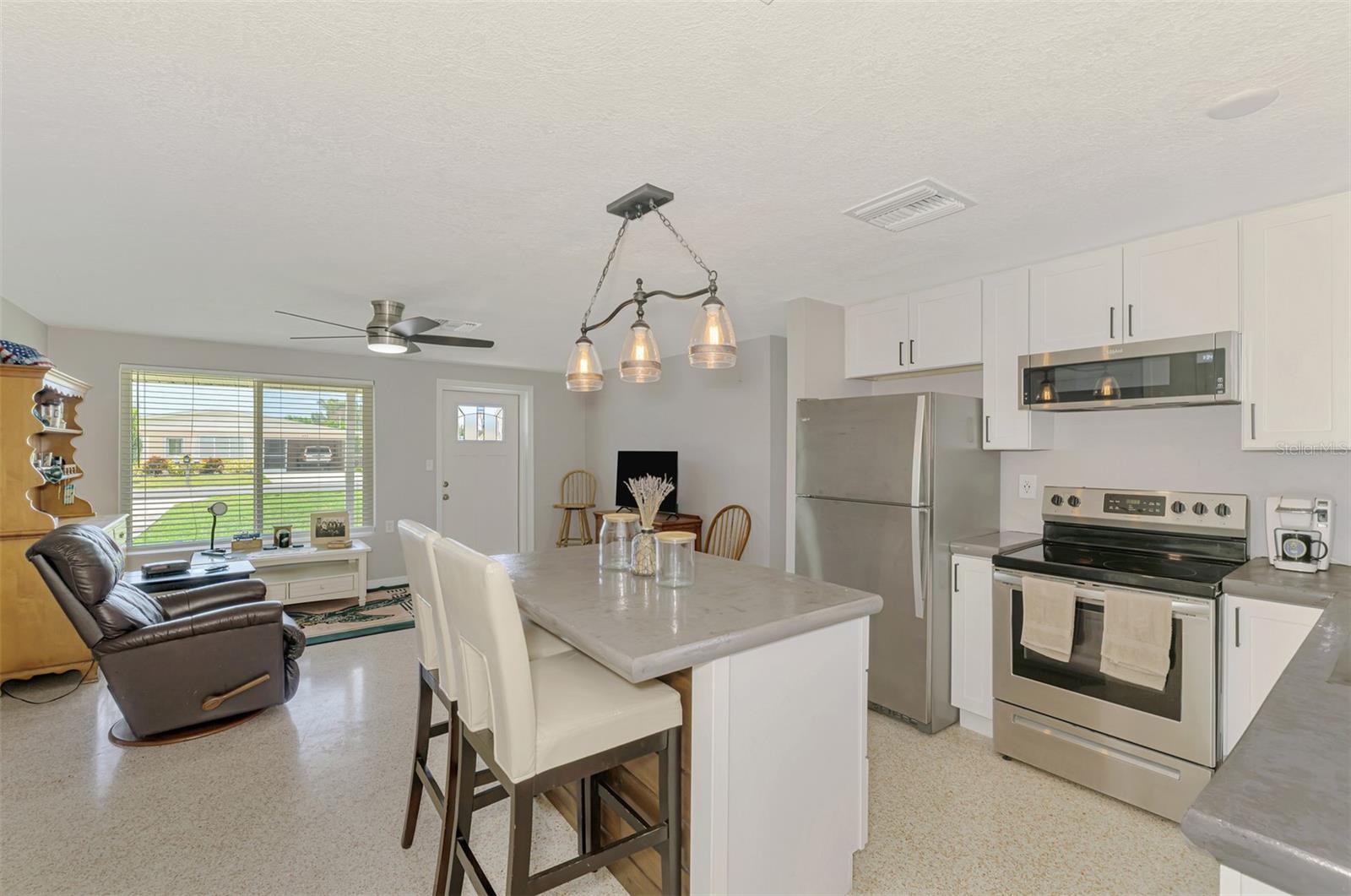 Image 14 of 35 For 872 3rd Street
