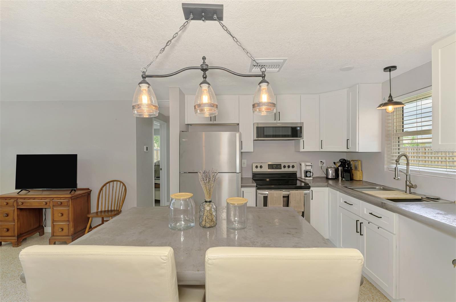 Image 15 of 35 For 872 3rd Street