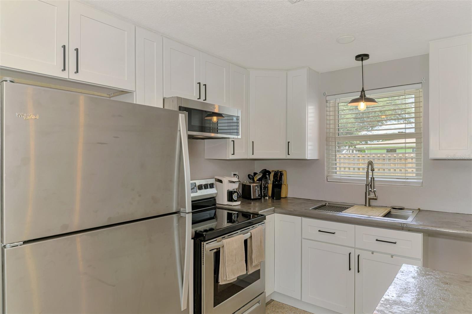 Image 16 of 35 For 872 3rd Street
