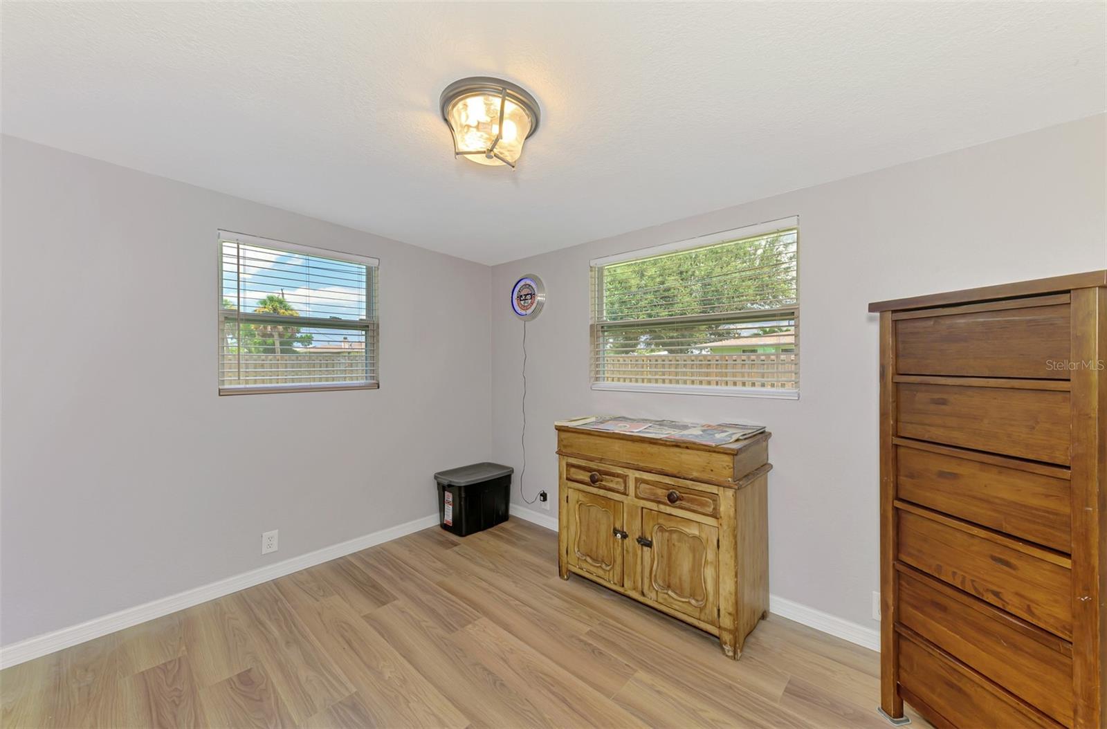 Image 18 of 35 For 872 3rd Street