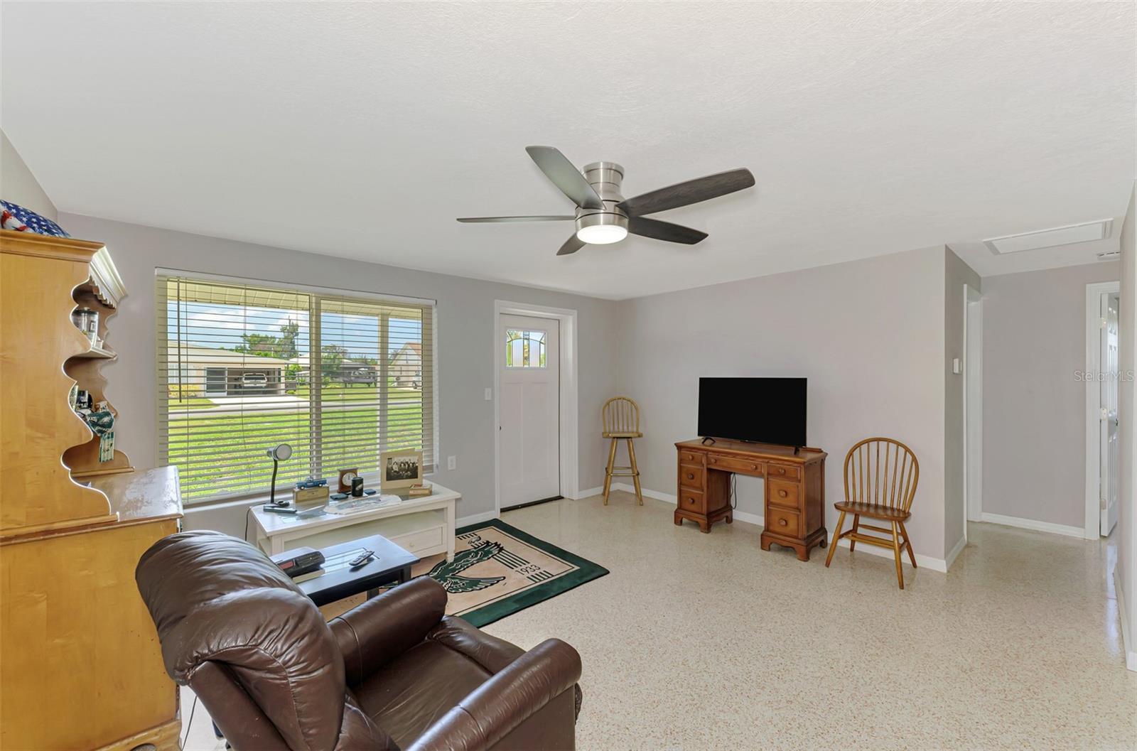 Image 6 of 35 For 872 3rd Street