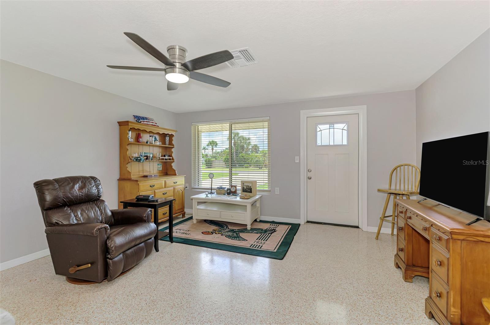 Image 7 of 35 For 872 3rd Street