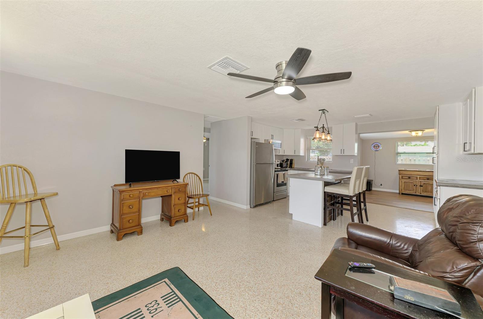 Image 9 of 35 For 872 3rd Street