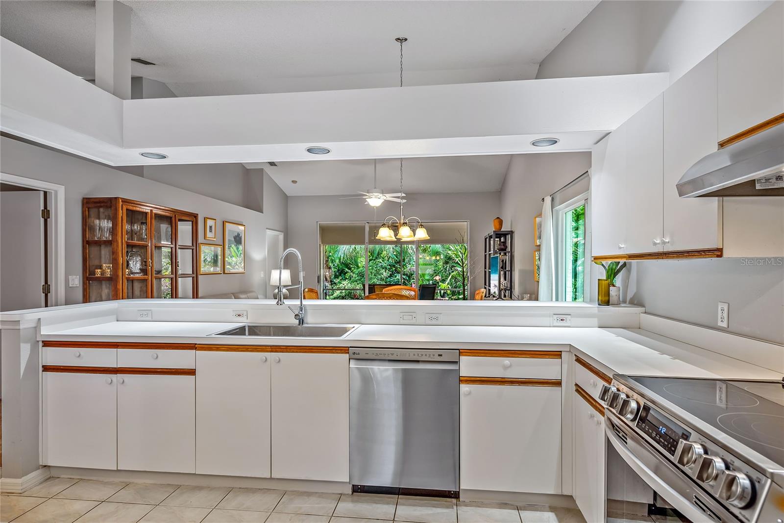 Image 10 of 23 For 4481 Ascot Circle N