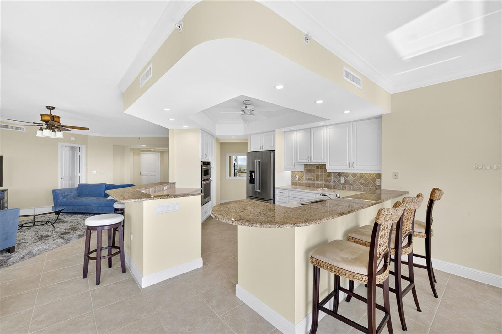 Image 10 of 54 For 1060 Borghese Lane 702