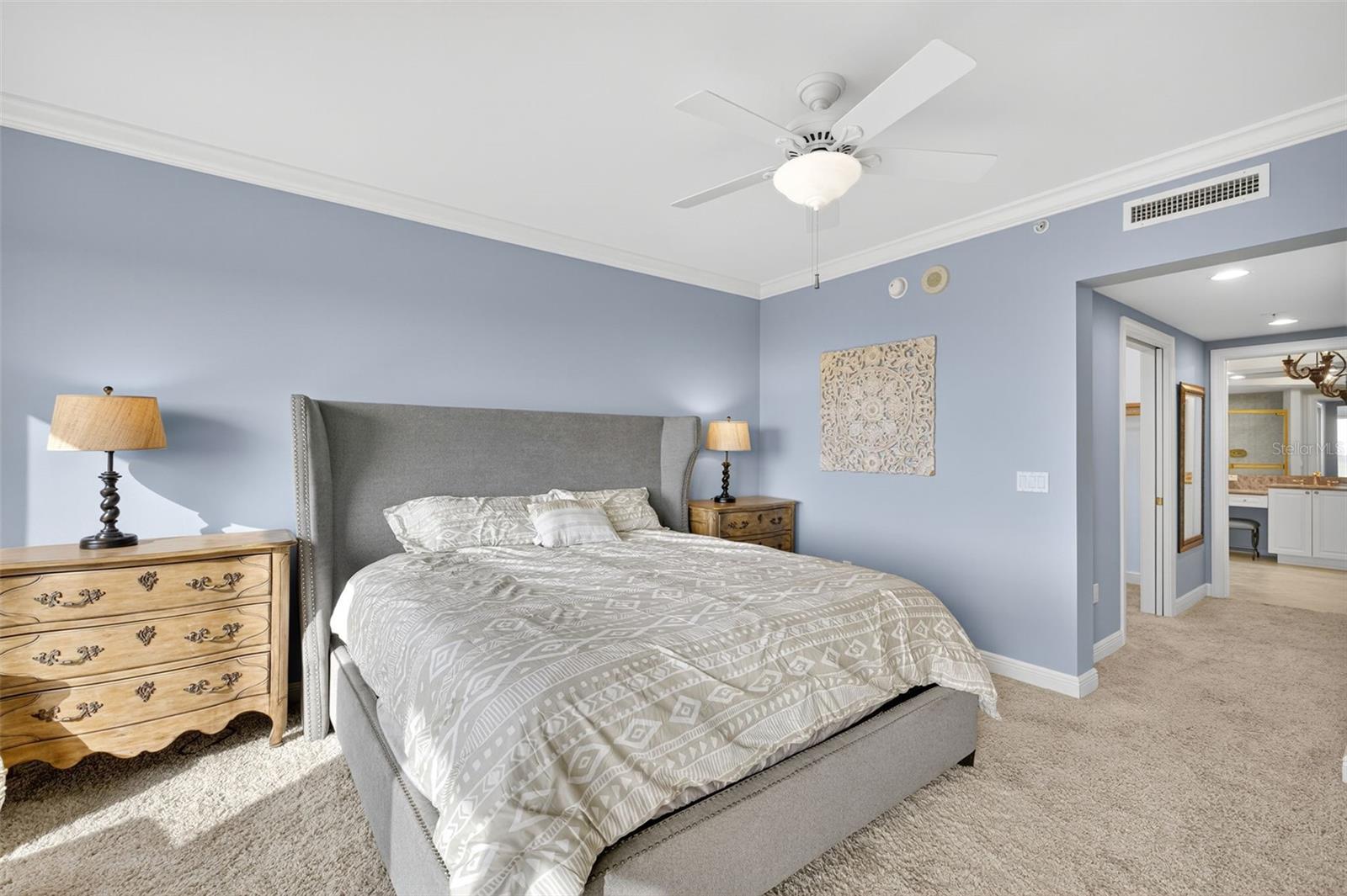 Image 15 of 54 For 1060 Borghese Lane 702
