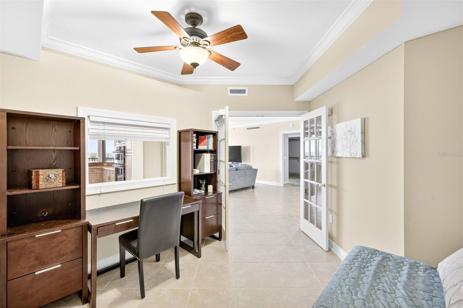Image 20 of 54 For 1060 Borghese Lane 702