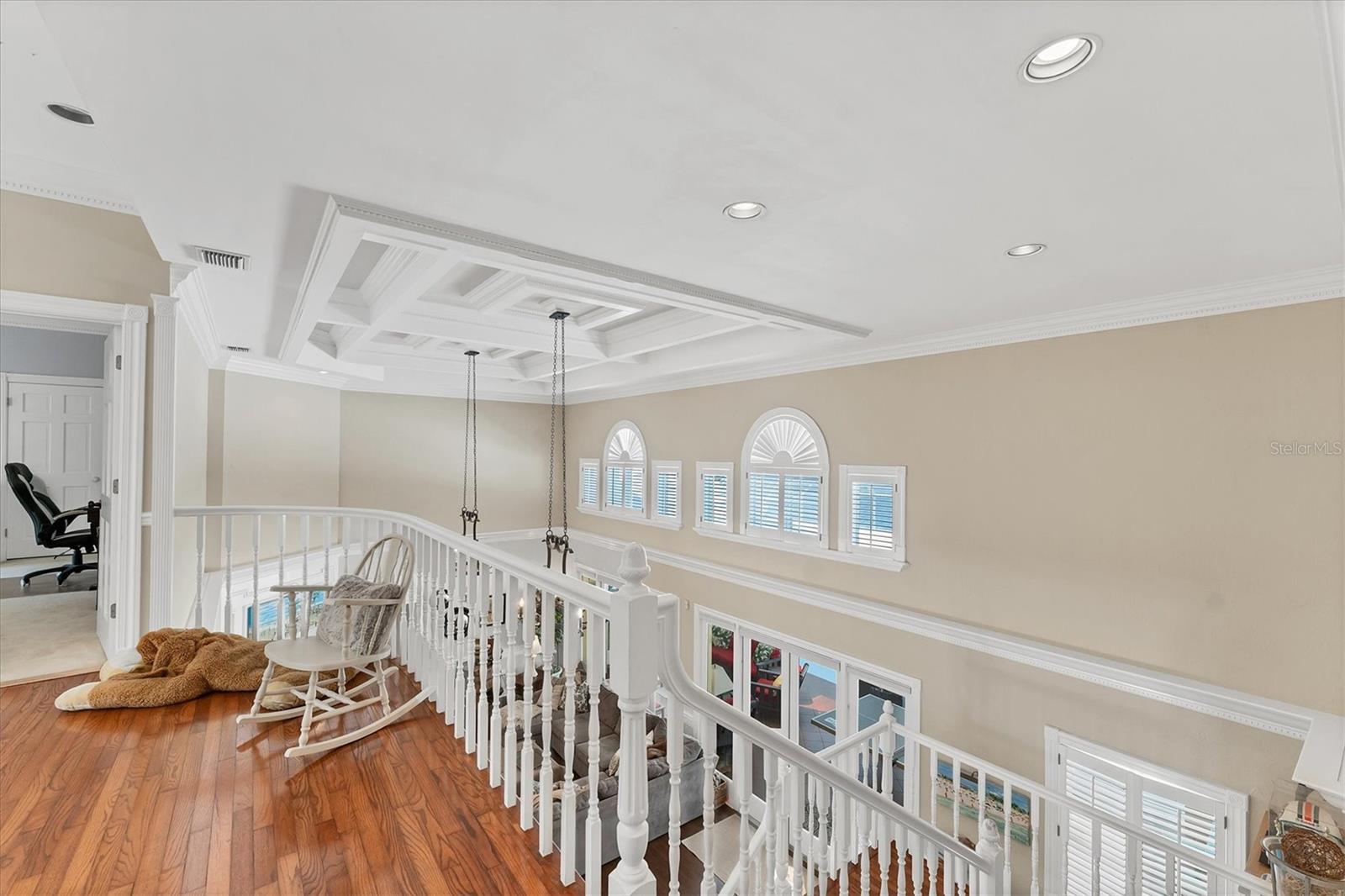 Image 36 of 80 For 5197 Flicker Field Circle