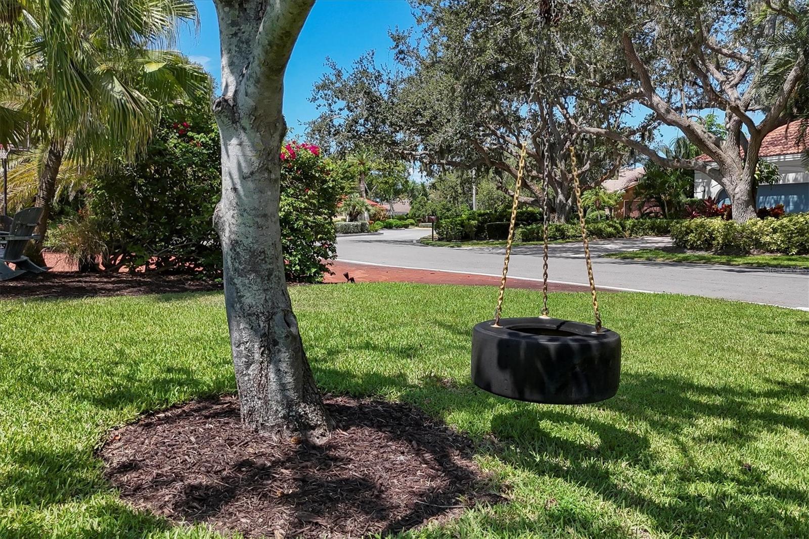 Image 64 of 80 For 5197 Flicker Field Circle