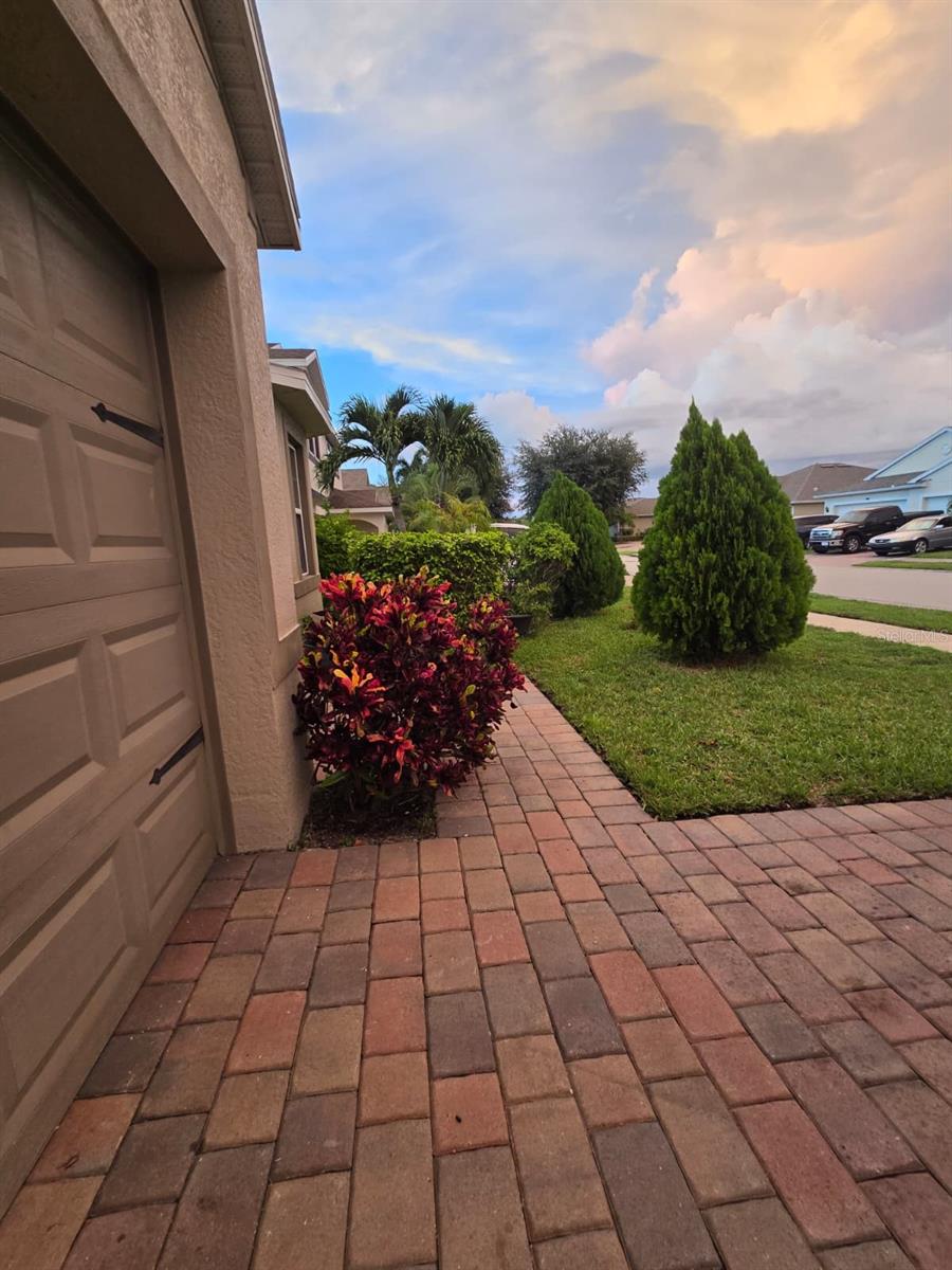 Image 4 of 10 For 10884 Marble Brook Boulevard