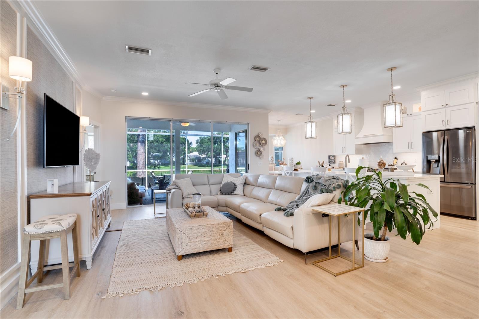 Image 10 of 52 For 4039 Westbourne Circle