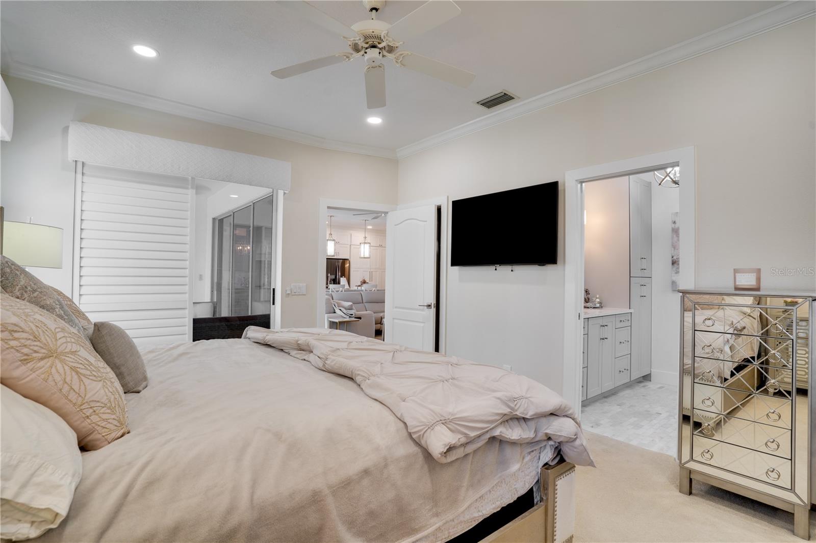 Image 14 of 52 For 4039 Westbourne Circle