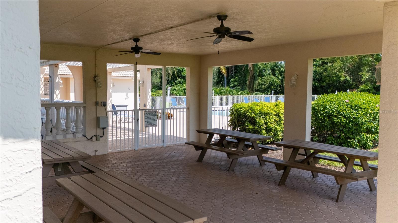 Image 47 of 52 For 4039 Westbourne Circle