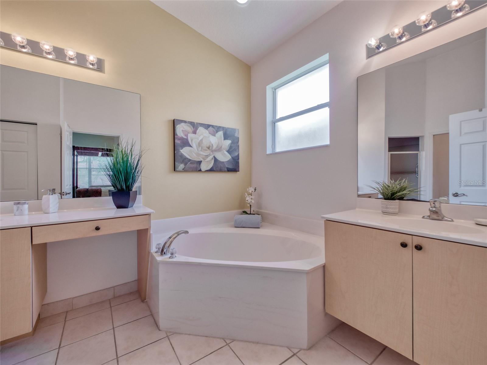 Image 32 of 70 For 4311 65th Terrace E