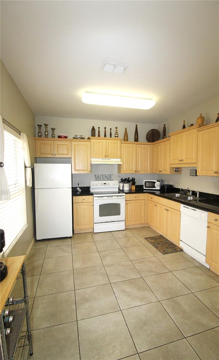 Image 2 of 19 For 7574 Plantation Circle 7574