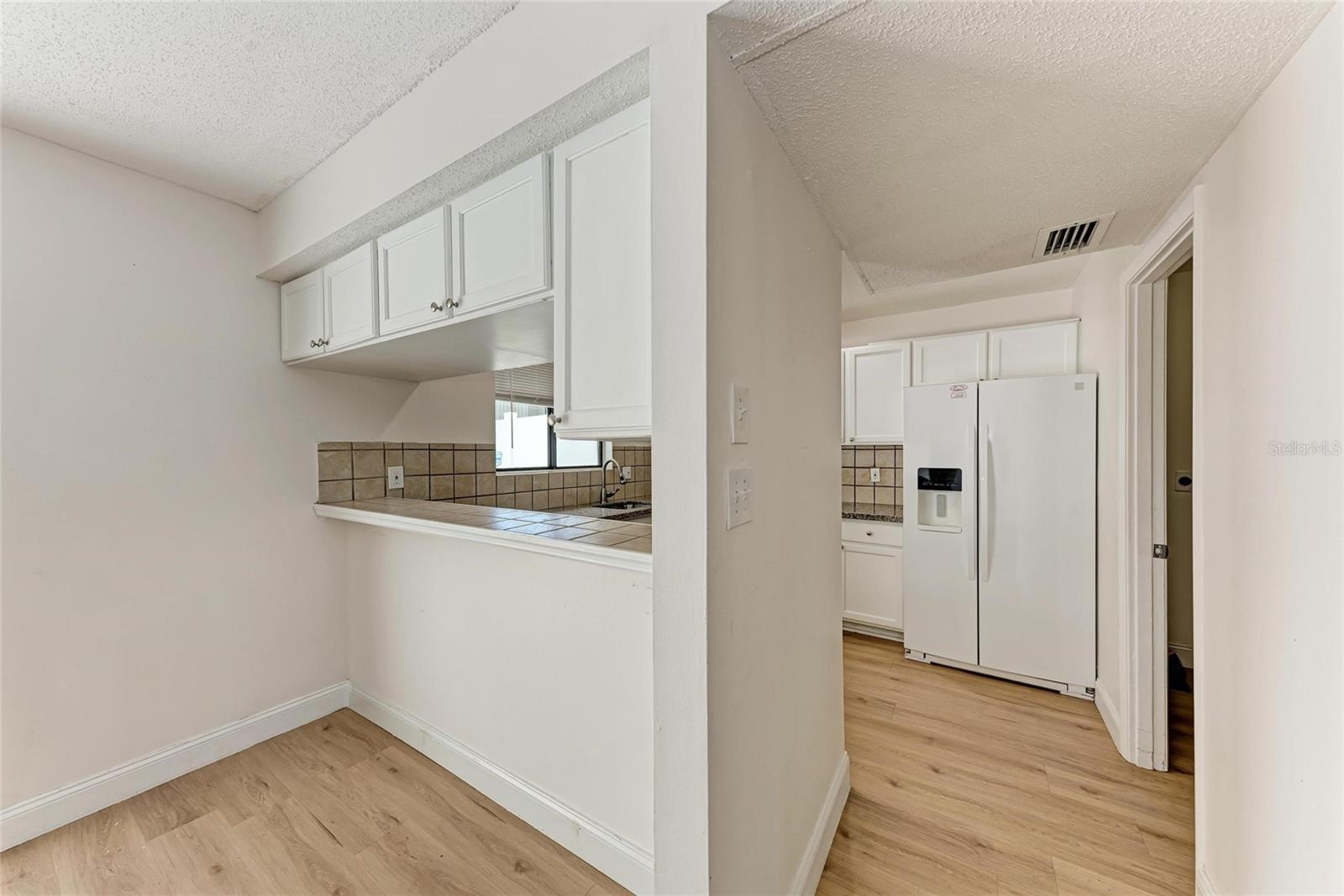 Image 12 of 49 For 4001 Beneva Road 335