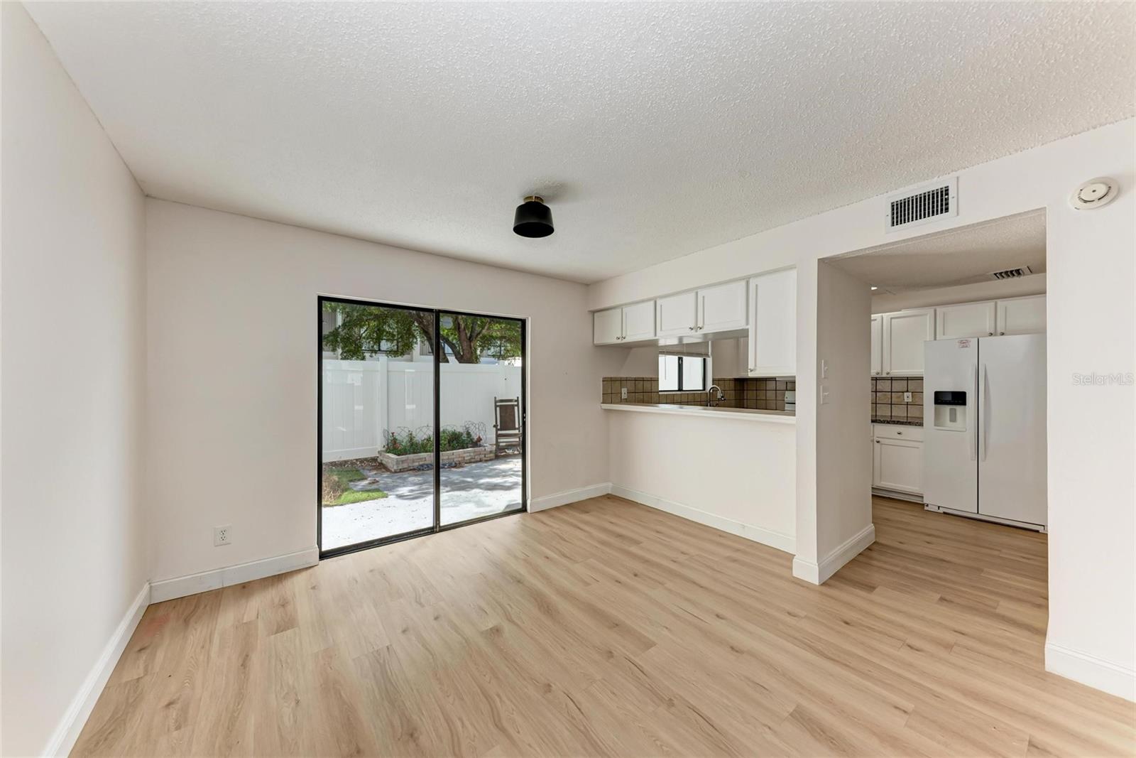 Image 17 of 49 For 4001 Beneva Road 335