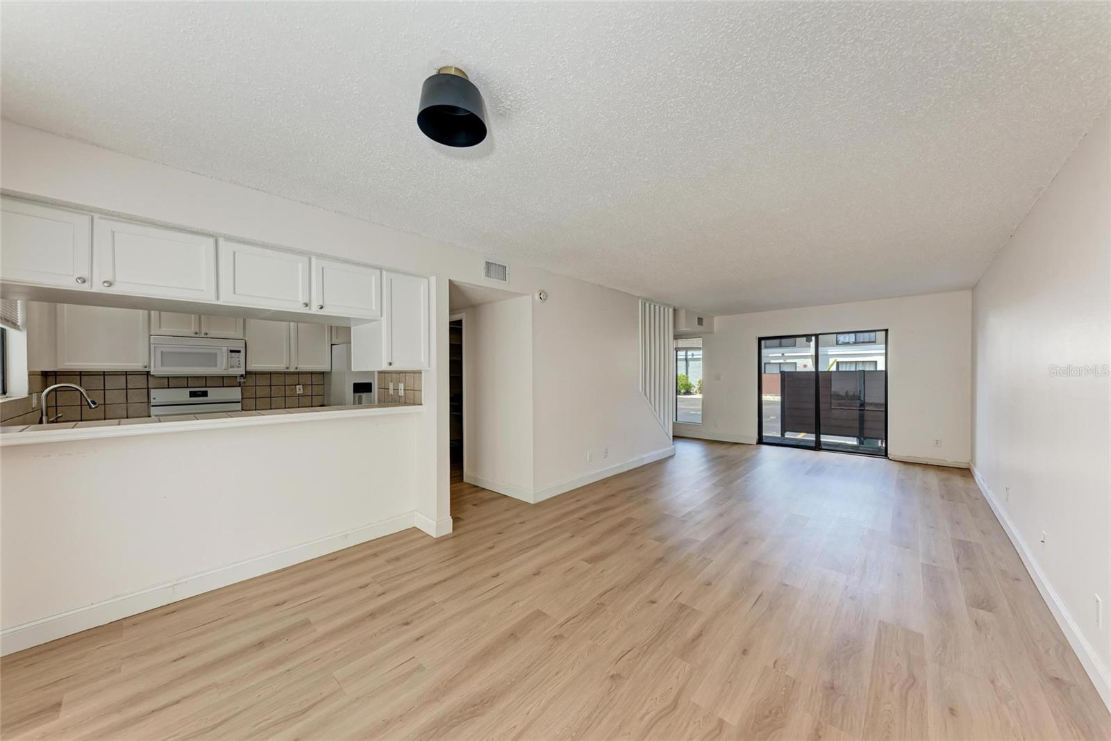Image 18 of 49 For 4001 Beneva Road 335