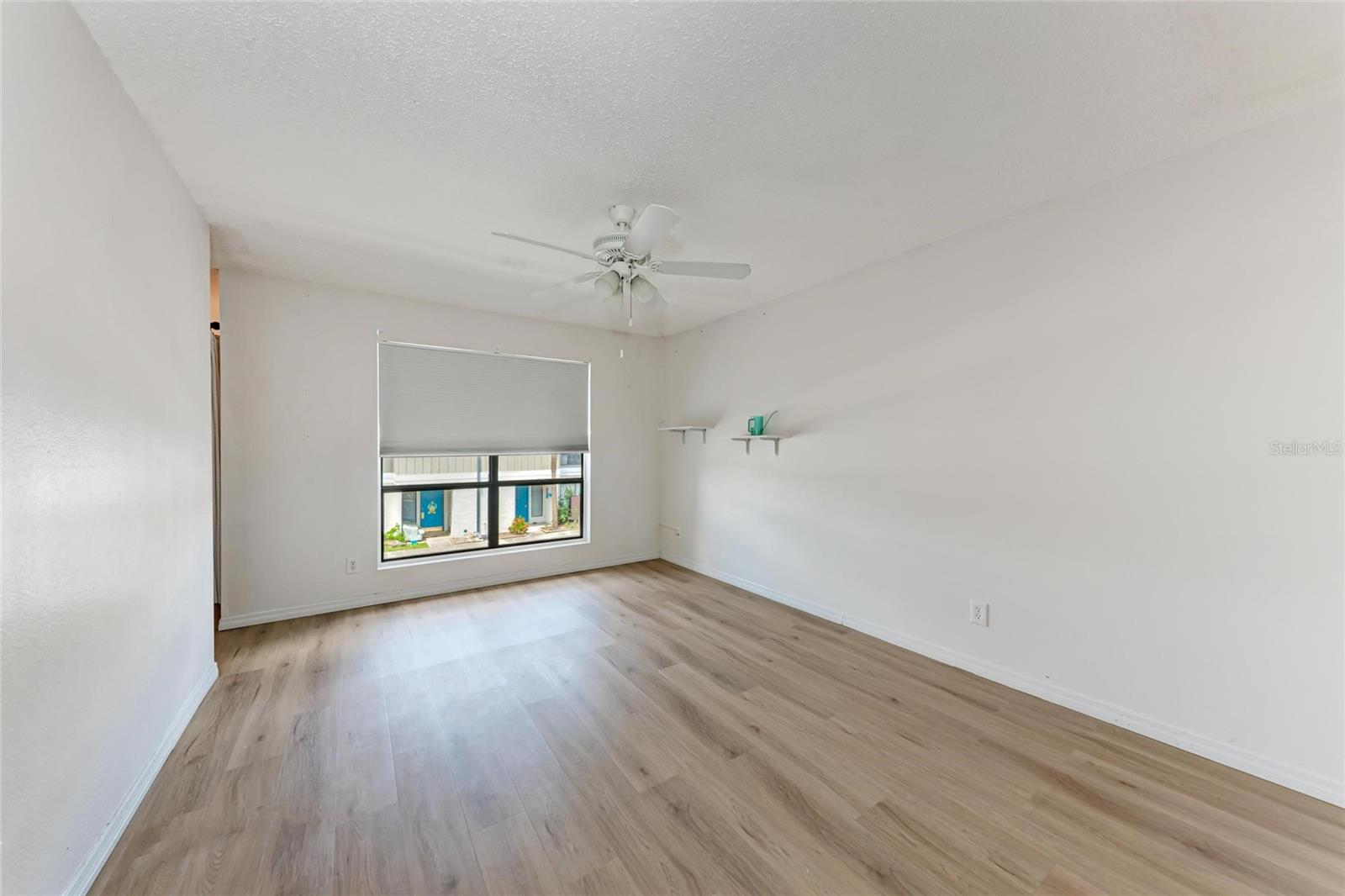Image 21 of 49 For 4001 Beneva Road 335