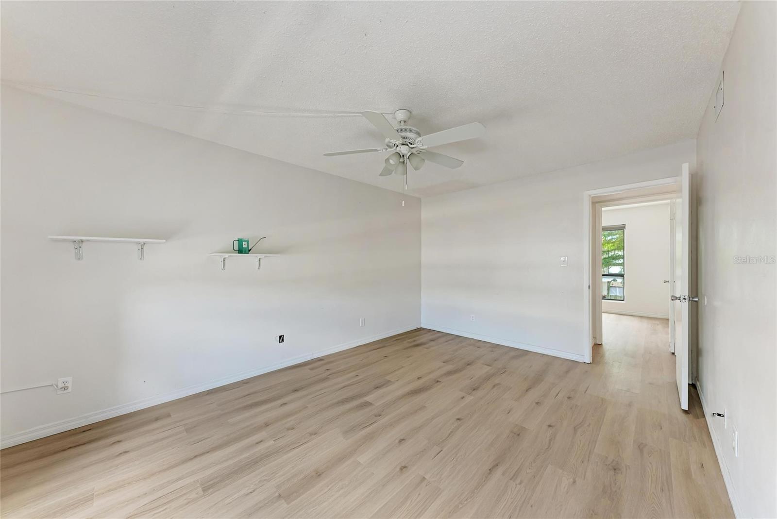 Image 24 of 49 For 4001 Beneva Road 335