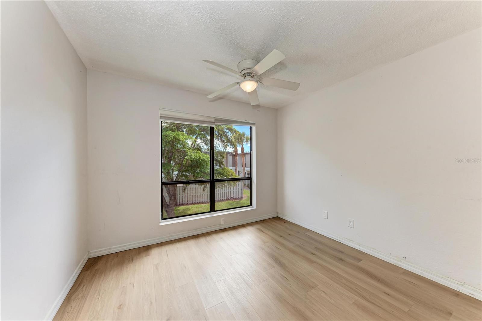 Image 29 of 49 For 4001 Beneva Road 335