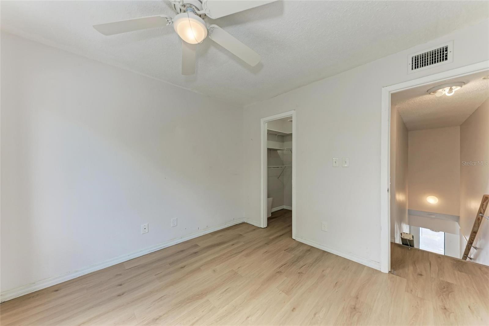 Image 30 of 49 For 4001 Beneva Road 335